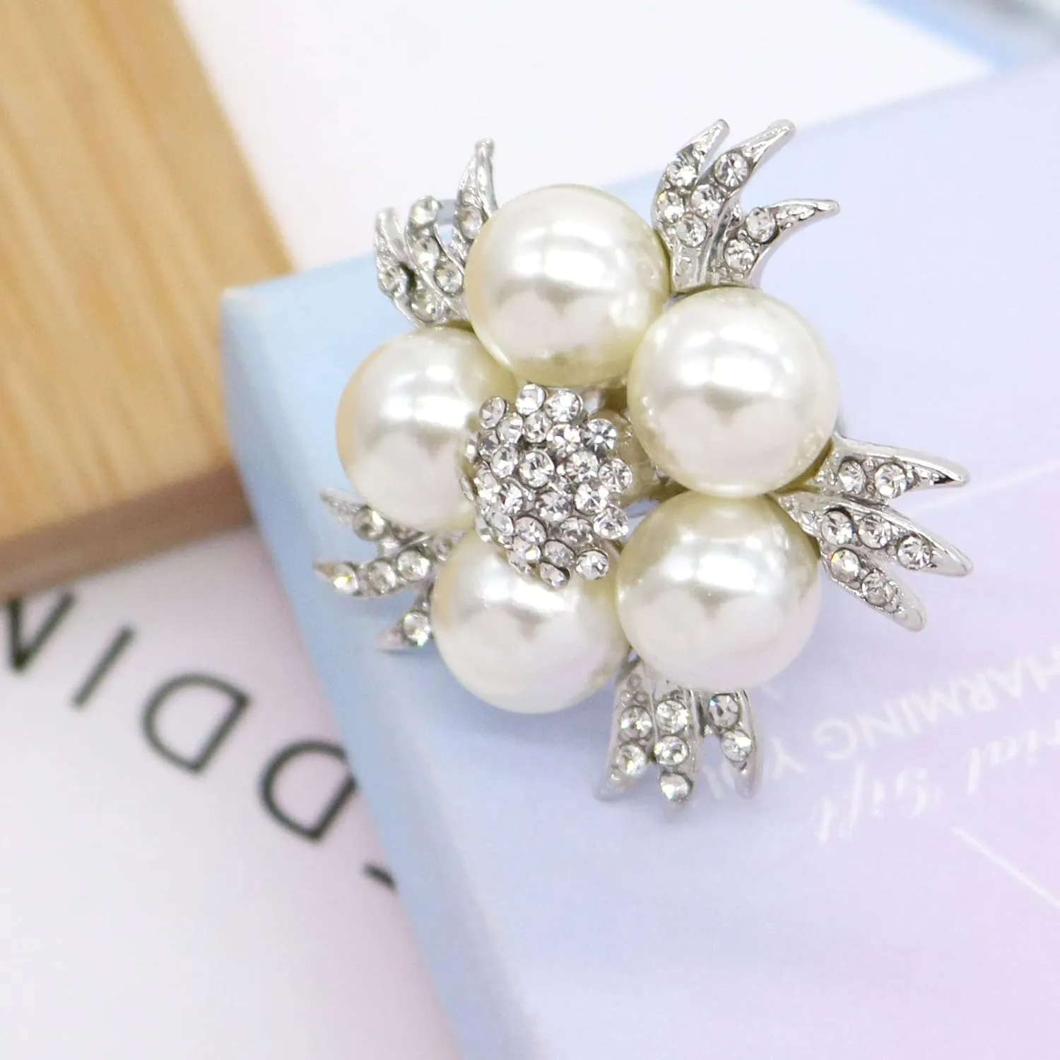 HSQYJ Fashion Adjustable Pearl Crystal Flower Cocktail Statement Ring Rhinestone FloraL Engagement Wedding Bands Rings Luxury Jewelry for Women Gift Gold Silver Plated