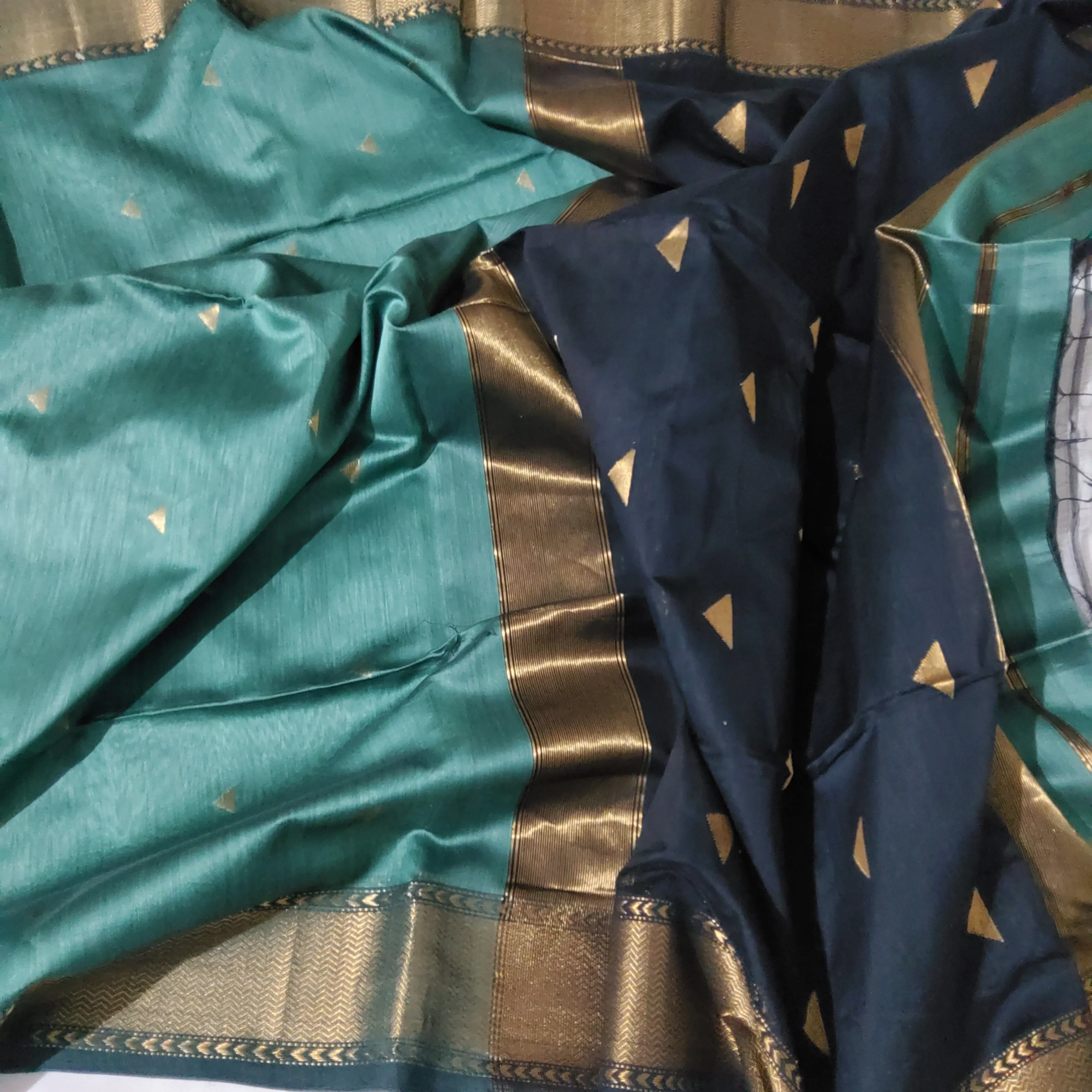 Maheshwari Silk Saree with All Over Bootis