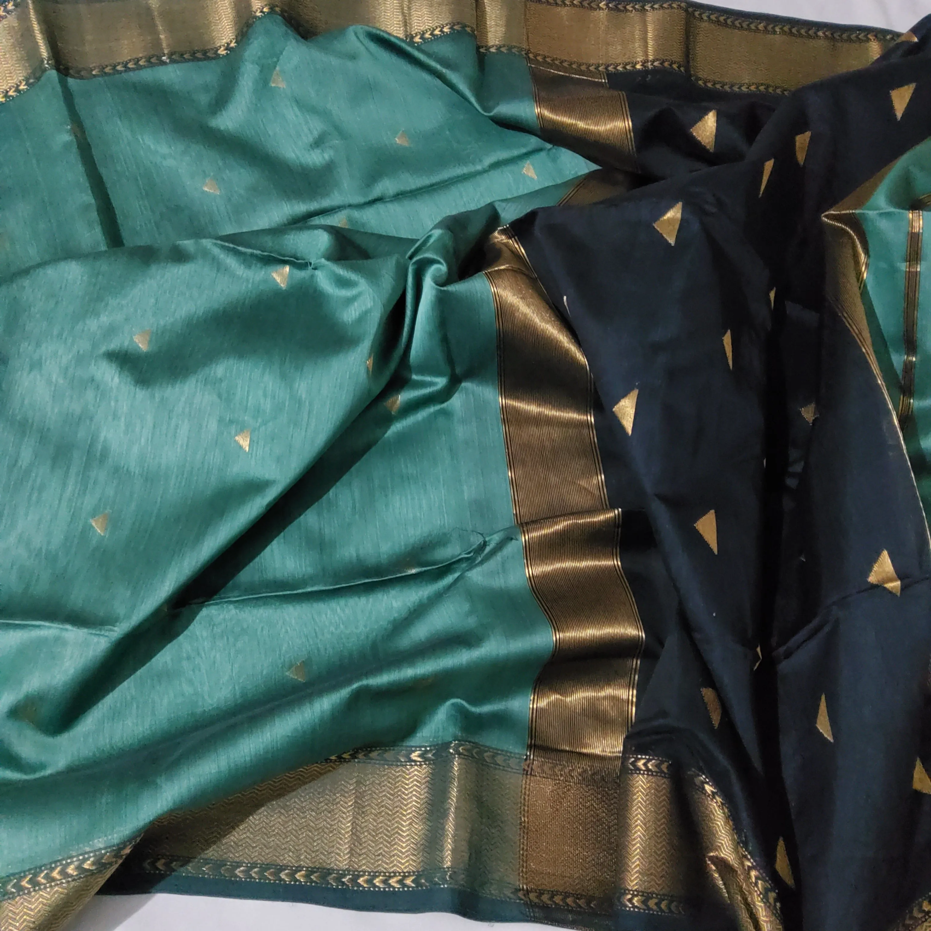 Maheshwari Silk Saree with All Over Bootis