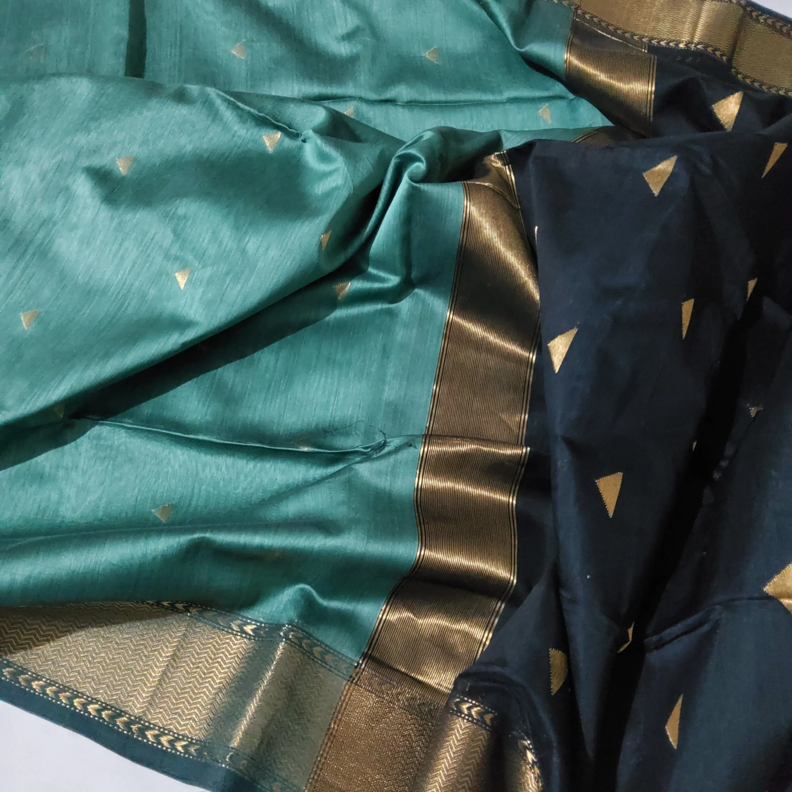 Maheshwari Silk Saree with All Over Bootis