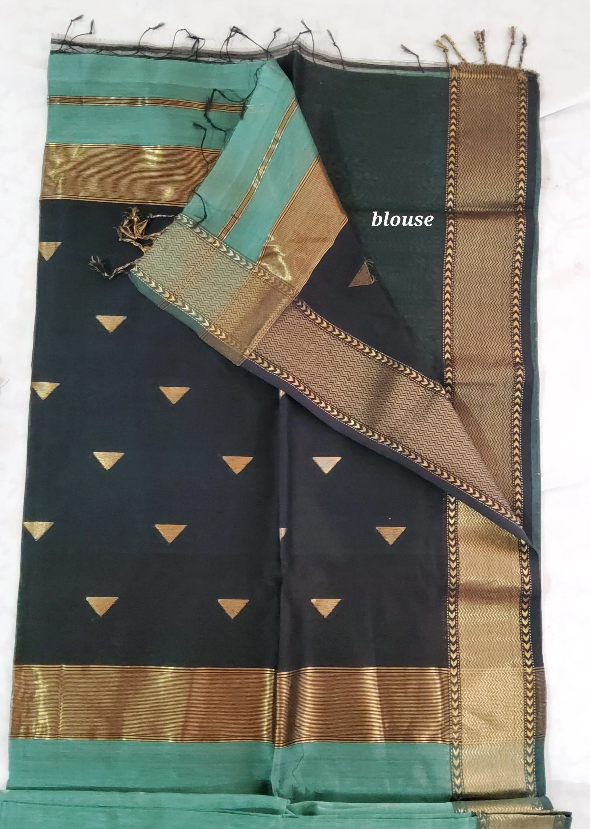 Maheshwari Silk Saree with All Over Bootis