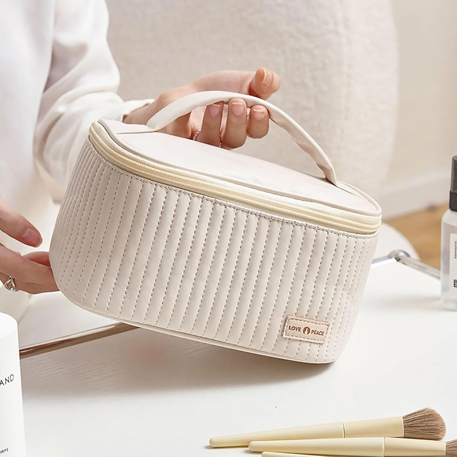 Makeup Bag,Waterproof Large Capacity Portable PU Leather Makeup Organizer Bag,Travel Toiletry Bag,Small Cosmetic Bag,Cute Makeup Bag for Girls Women Daughter Gifts