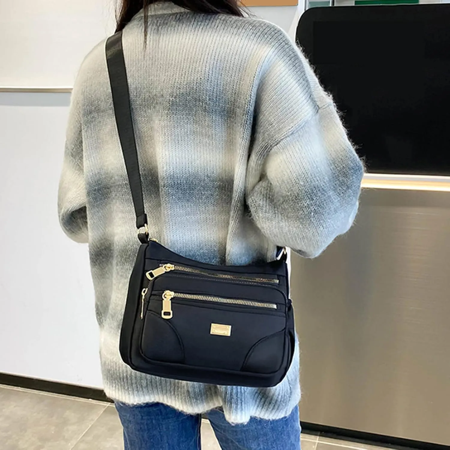 Puffy Crossbody Bags for Women Waterproof Nylon Crossbody Bags for Woman Trendy Carry on Bag for Airplanes Women(Black)