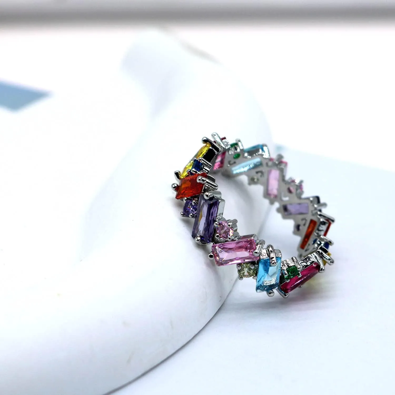 Rainbow Crystal Zircon Cocktail Band Rings Elegant Cubic Zirconium Engagement Wedding Statement Rings Uniquely Fashion Jewelry for Women Gift Gold Plated