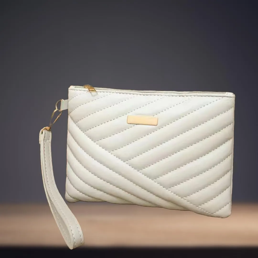Women's Designer leather luxury Wristlet Quilted Classic design Clutch Purse lightweight Medium sized wristlet Zipper wallet