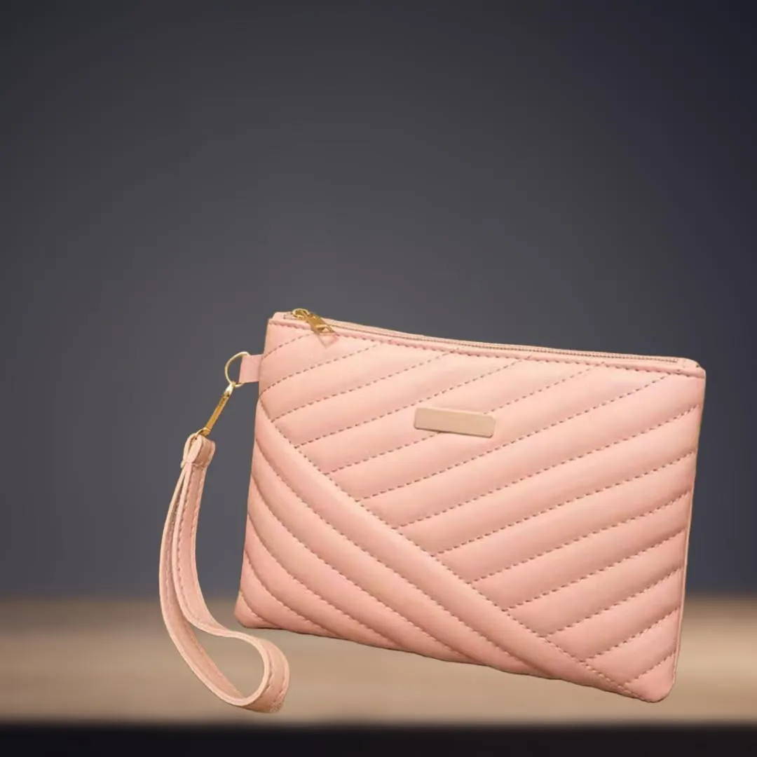 Women's Designer leather luxury Wristlet Quilted Classic design Clutch Purse lightweight Medium sized wristlet Zipper wallet