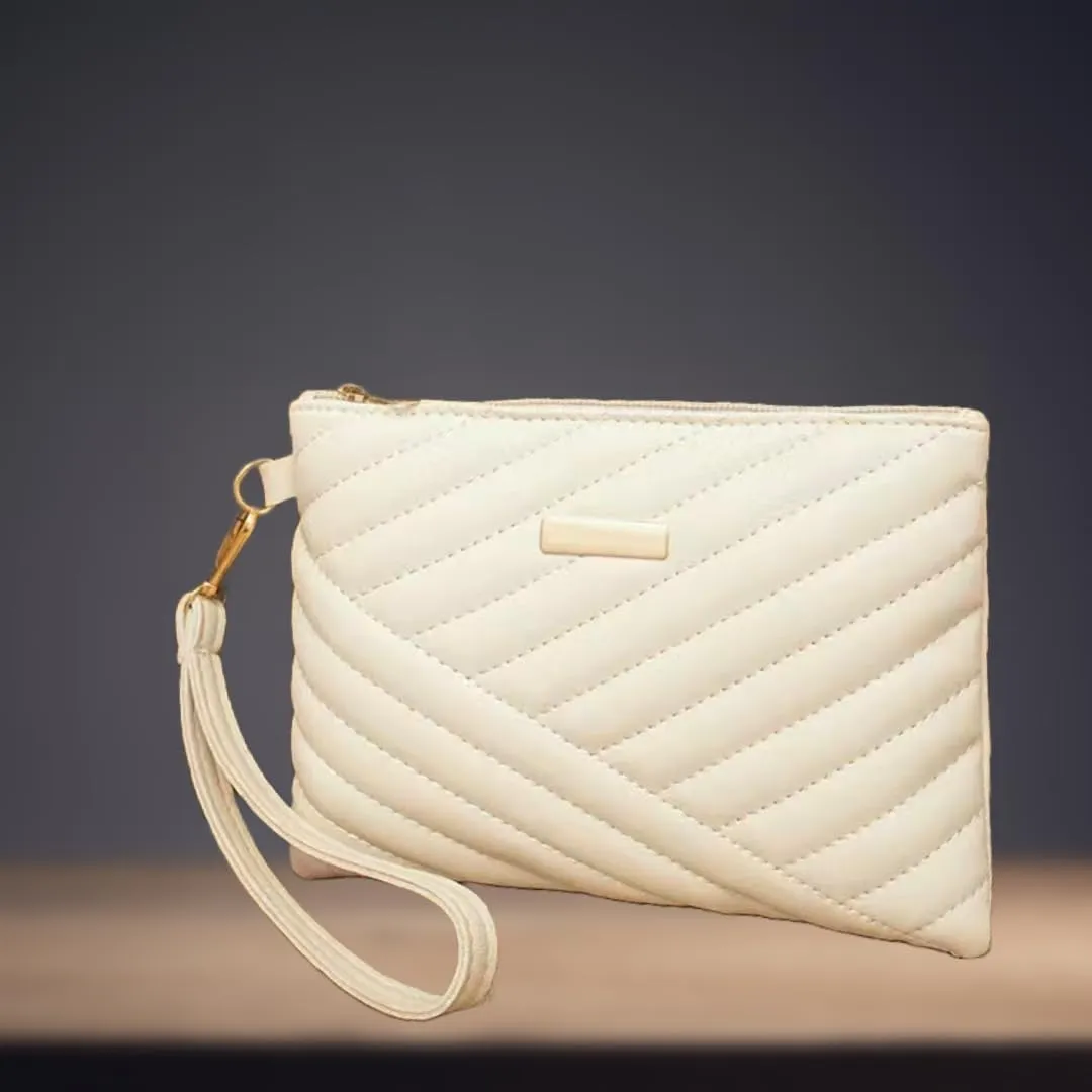 Women's Designer leather luxury Wristlet Quilted Classic design Clutch Purse lightweight Medium sized wristlet Zipper wallet
